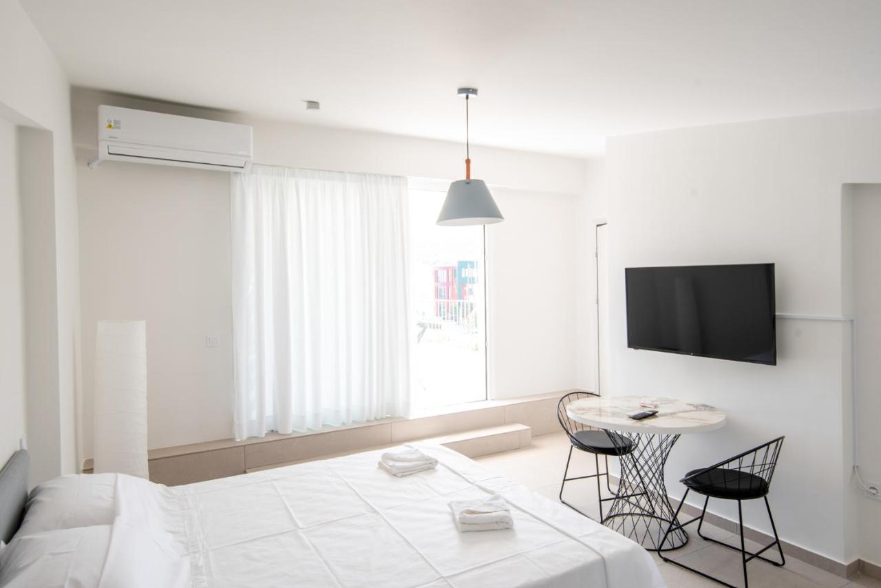 Ennea Suites-Null Suite Flámbouras Exteriér fotografie
